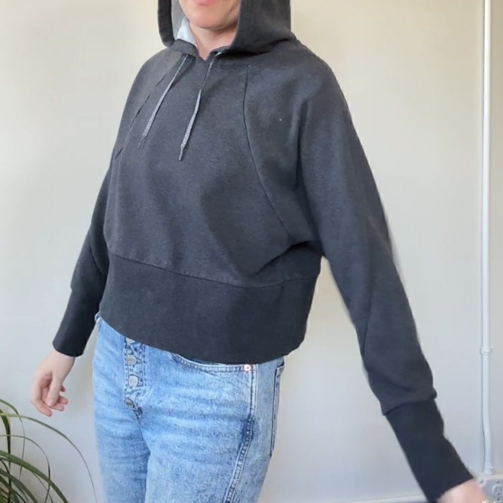 Nike Dri-Fit oversized Grey cropped hooded sweatshirt. Size medium.‎ - Picture 3 of 13
